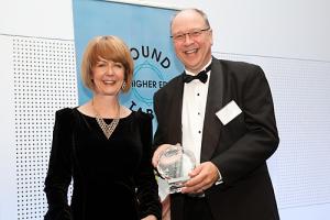 Lisa Paul, DEEWR with Prof Peter Dawkins
