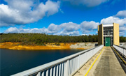 Bridge over dam