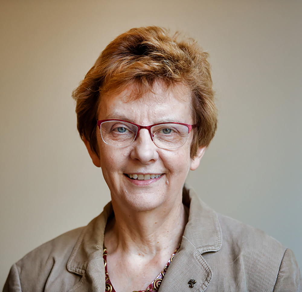  Professor Pam O'Connor