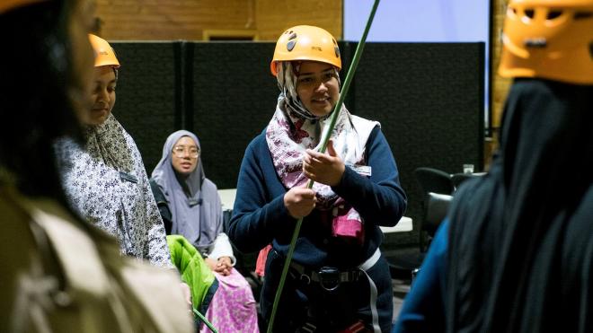 Rockclimbing to discover leadership styles, at the ASPIRE camp