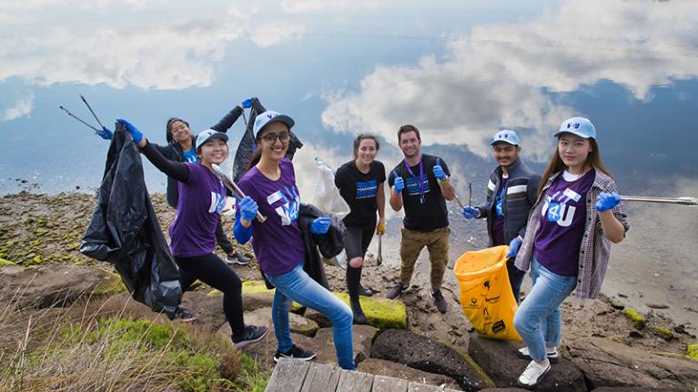  Volunteers picking up rubbish