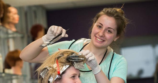Certificate III in Hairdressing SHB30416