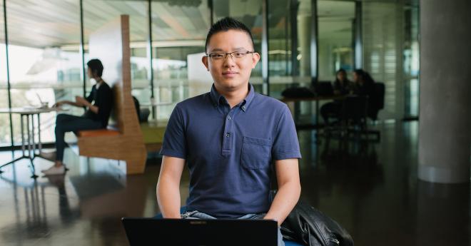  VU information technology student working at a computer.