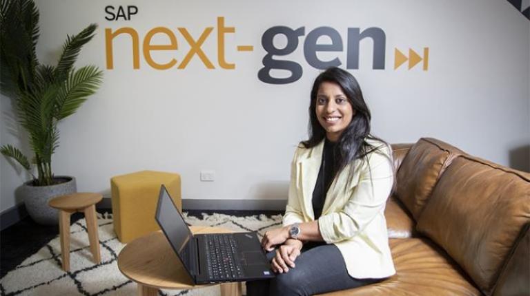 Master in Business Analytics student Meghana Poludasu in the SAP next-gen lab